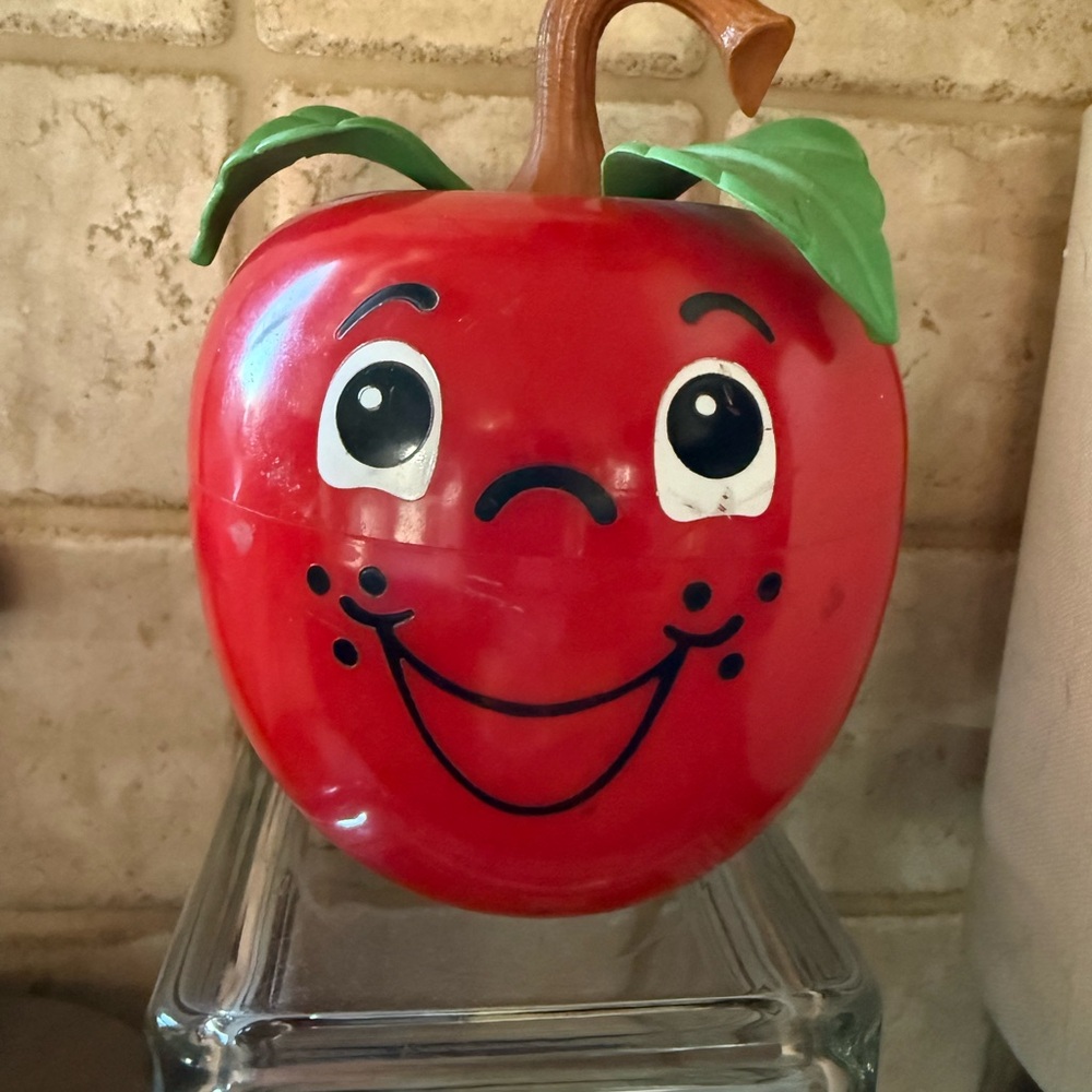Fisher-Price Cheerful Red Apple Decor